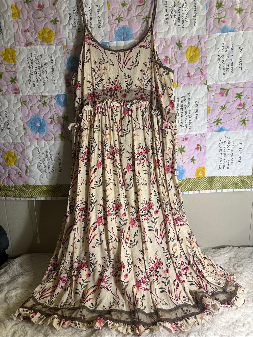MISSLOOK Cream midi Dress with Pink, beige and brown Floral Print